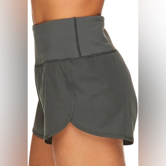 NEW Gaiam Olive Green Hi Rise Woven Short Small - Picture 3 of 4